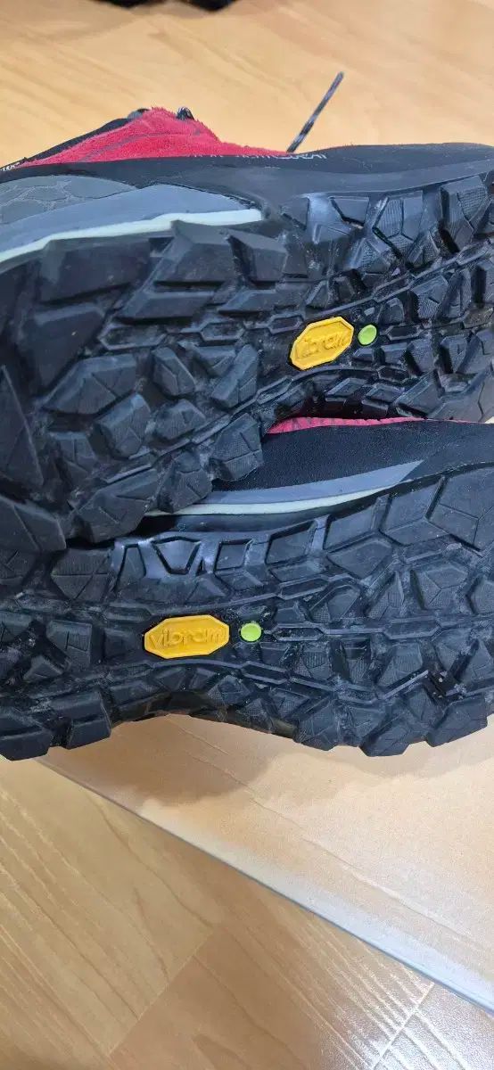 MONTURA モンチュラ