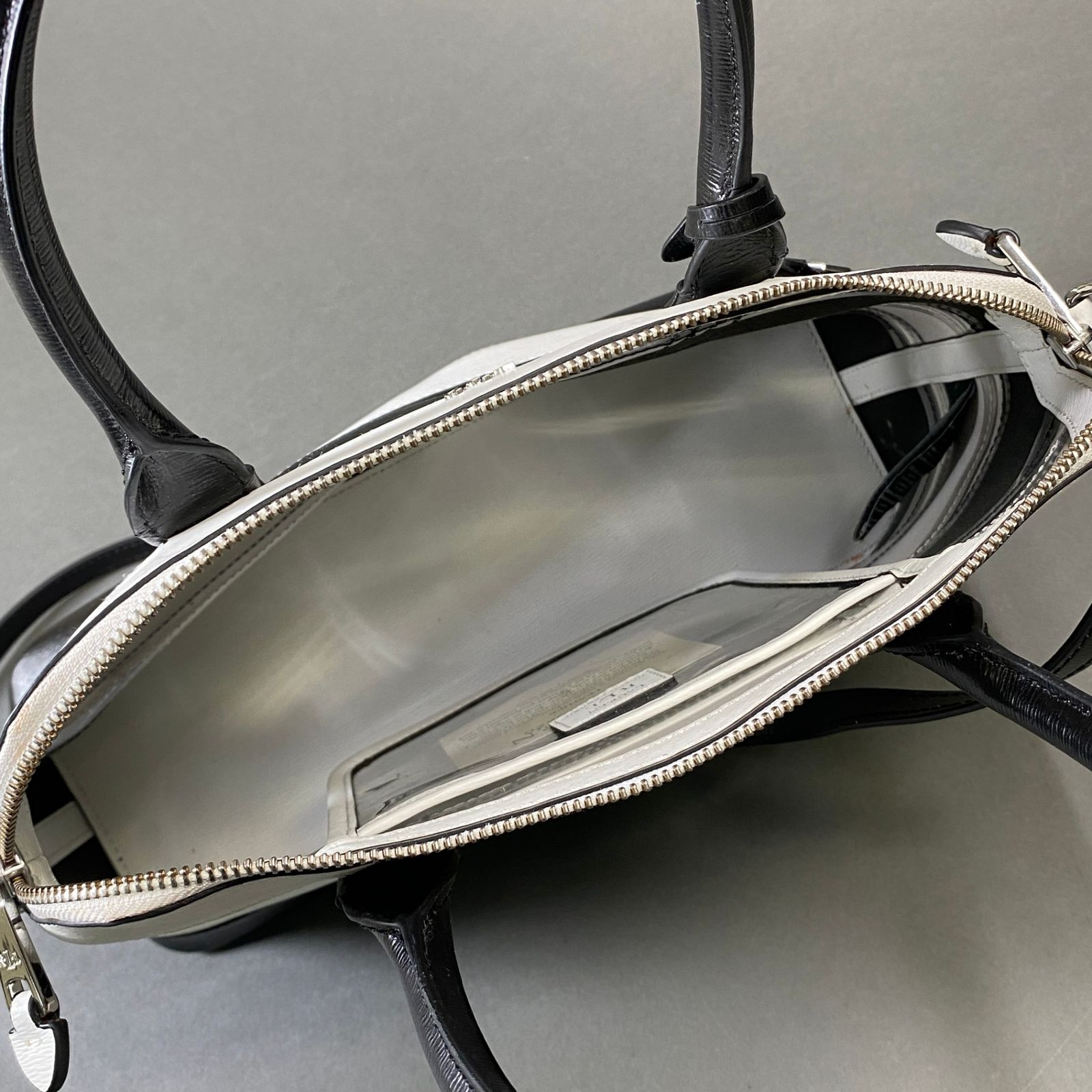 【美品】ローレンラルフローレン　ハンドバッグ　2way グレインレザー　ブラック 極美品 ローレンラルフローレン 2wayハンドバッグ 本革