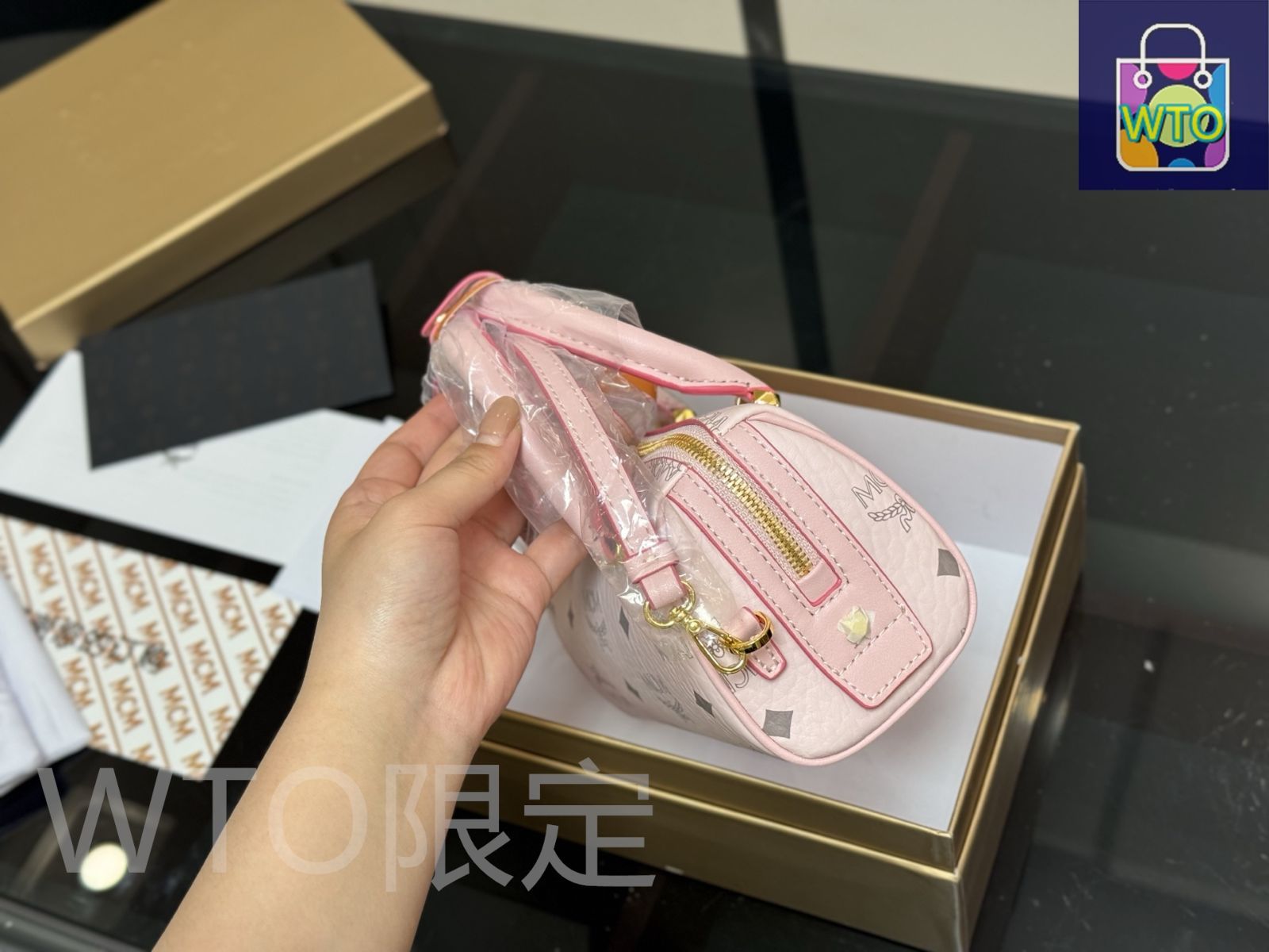 【匿名配送　送料込】MCMボストン小サイズ 今日特価】MCM エムシーエム ミニボストンピローバッグ