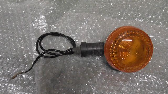 YB-1 FOUR　UA05J-012xxx　の　リアウインカー　右　傷:#1741143842