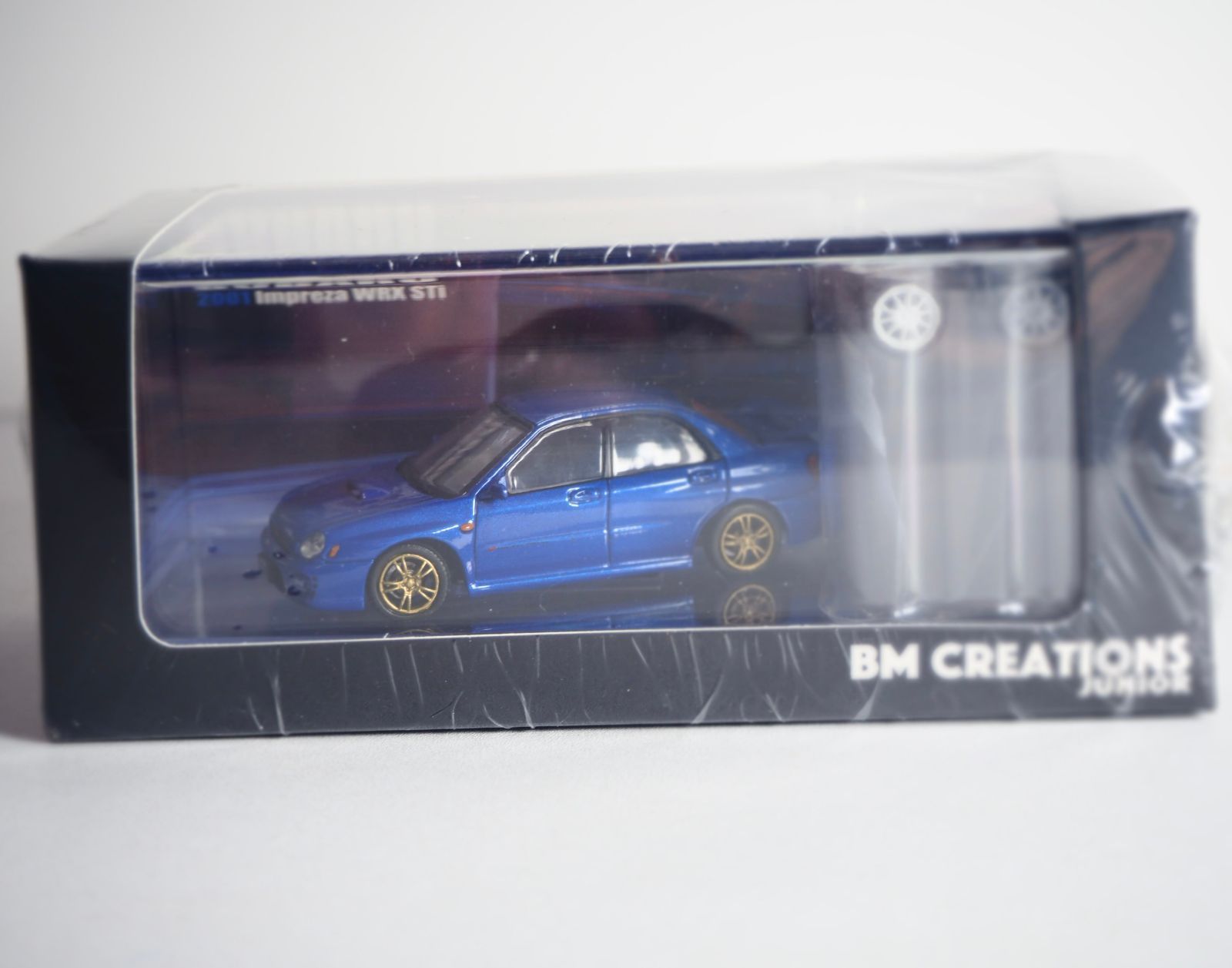 ミニカー　スバル 2001 インプレッサ WRX ブルー LHD 1/64