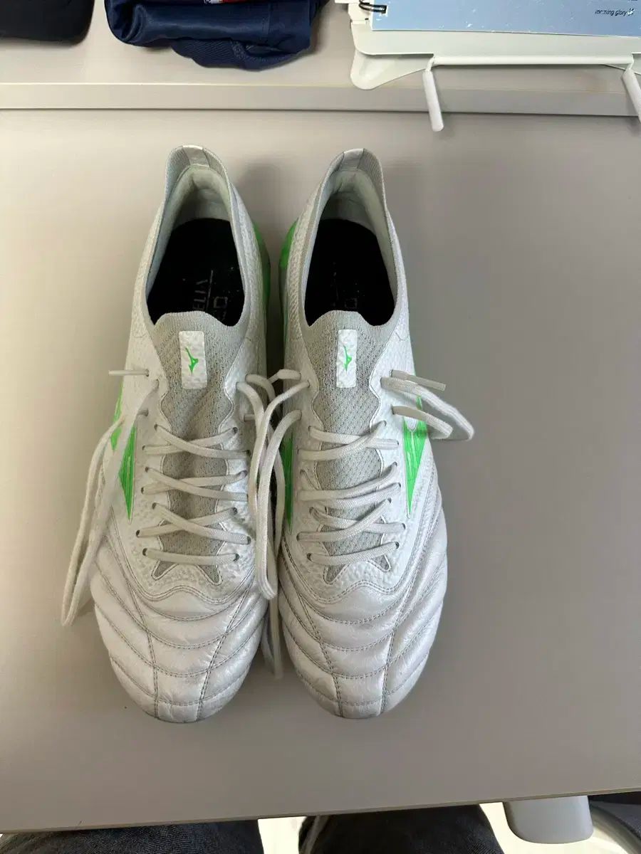 新ルールOK Mizuno ミズノ モレリア NEO₍ネオ サッカーシューズ ホワイト|グリーン