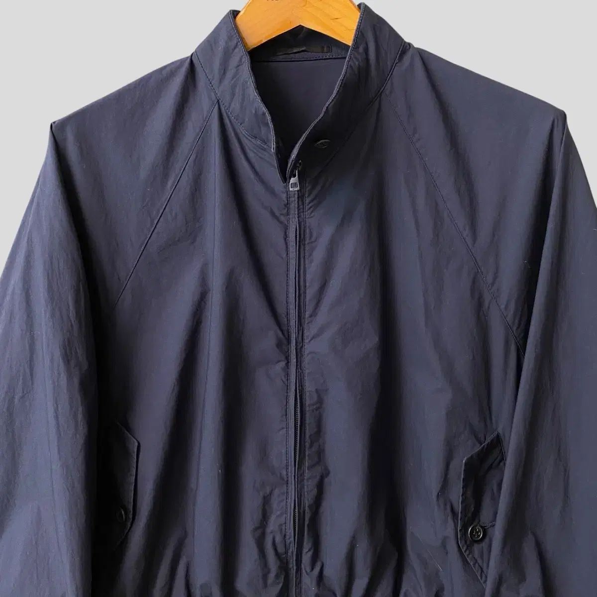 【新品未使用】 ユニクロC コットンショートブルゾン　M UNIQLO - ユニクロ UNIQLO コットンショートブルゾン M パープル
