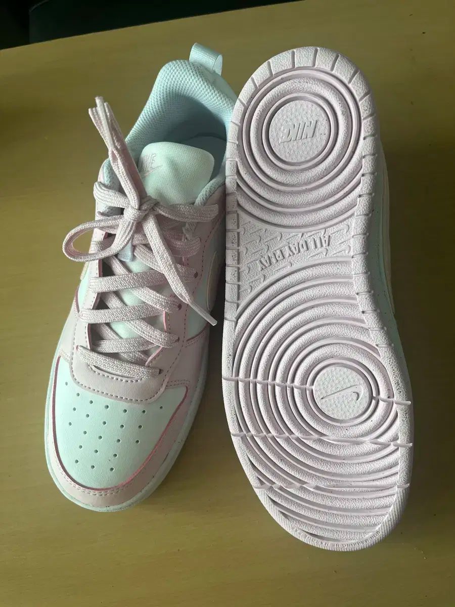 雷市場（ポンジャン）商品韓国直送】 NIKE(ナイキ) スニーカー
