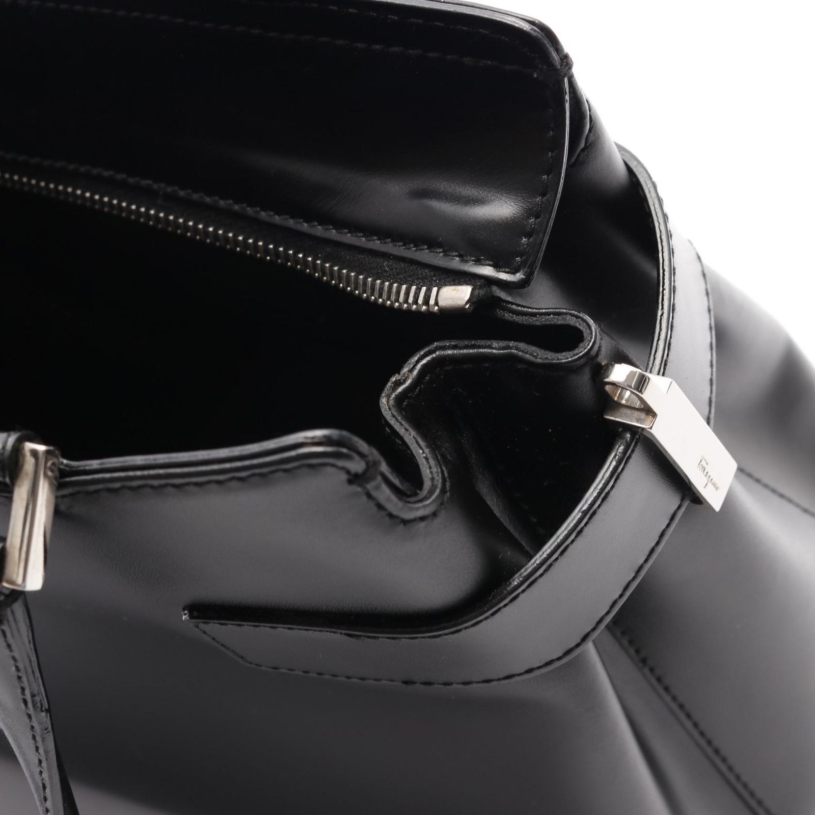 M*I様 サルヴァトーレフェラガモ ガンチーニ ハンドバッグ 2WAY 黒 レザ サルヴァトーレフェラガモ Salvatore Ferragamo ハンドバッグ