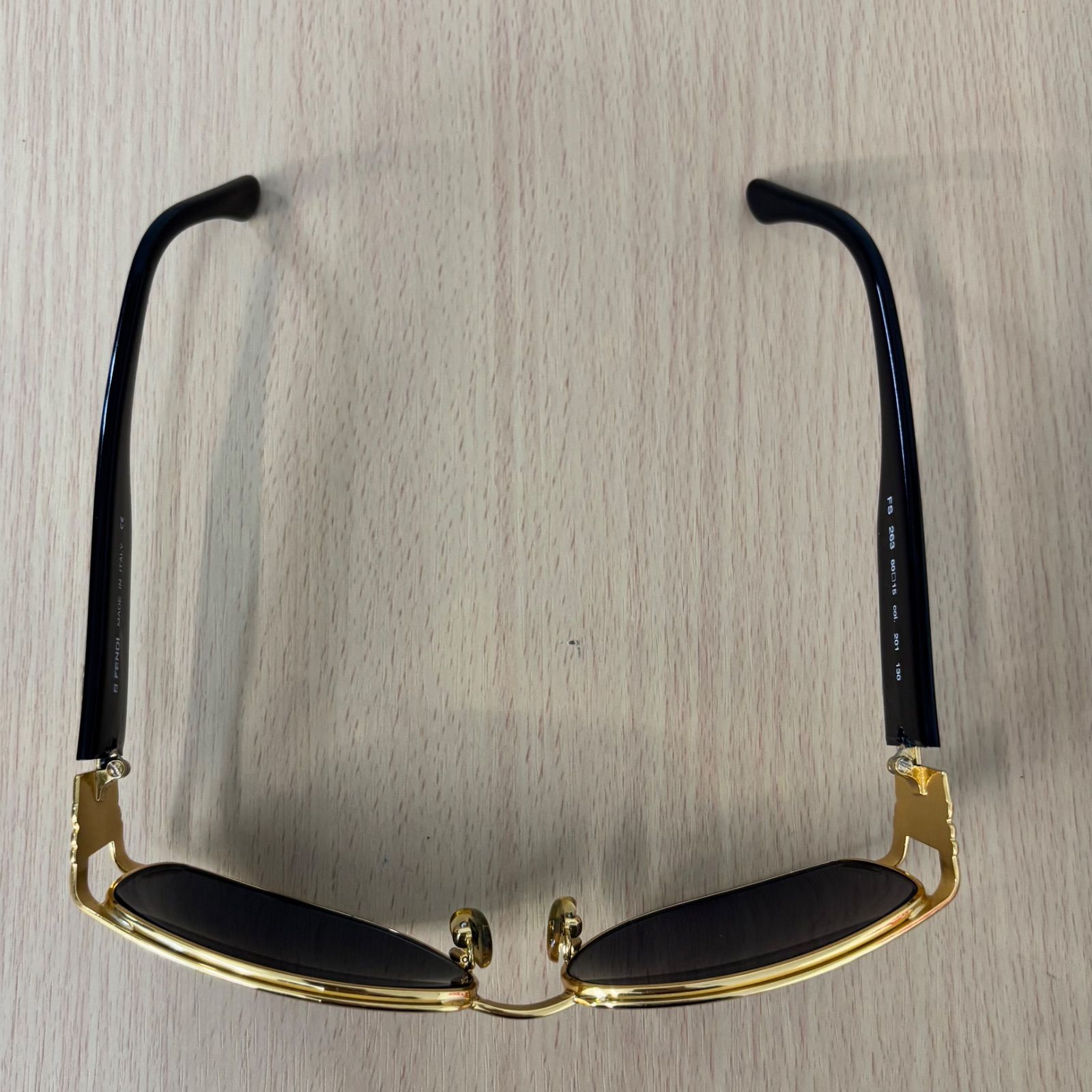 美品★フェンディ　サングラス　ブラック　ズッカ　ゴールド金具 FENDI フェンディ サングラス ブラック ゴールド金具 ロゴ FS295
