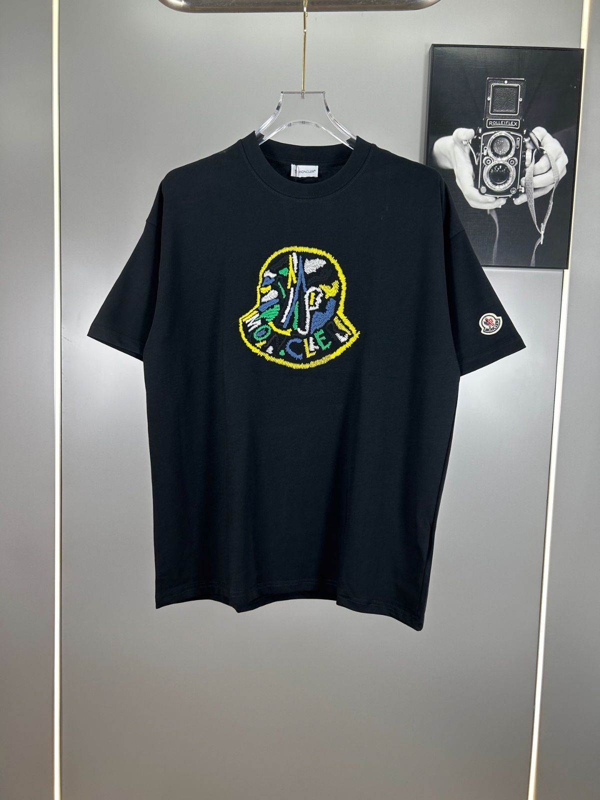 Moncler刺繍ロゴ ブラック 半袖Tシャツ