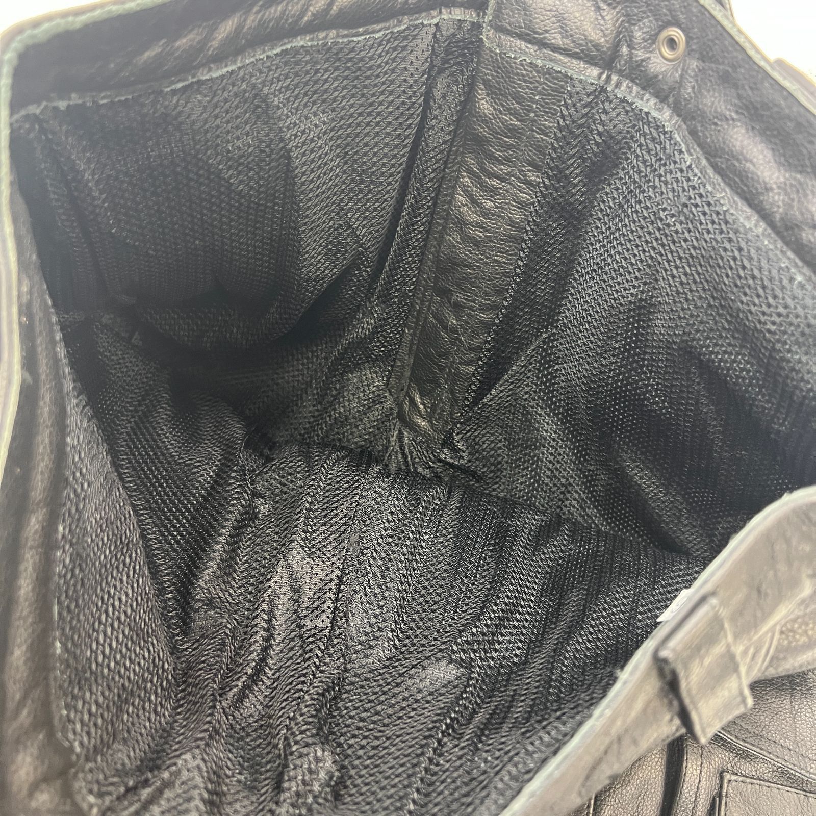 革パン ブラック