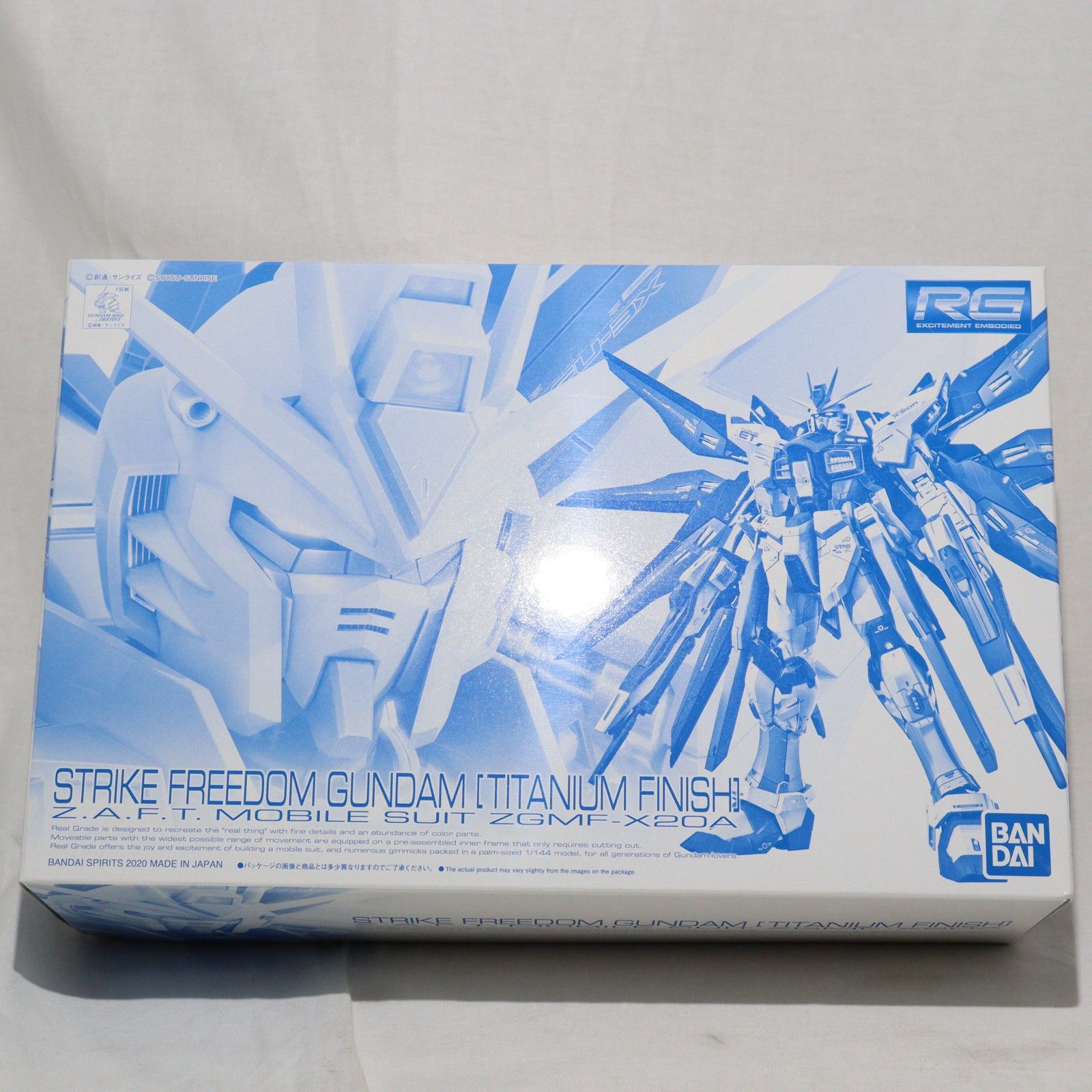 BANDAI - RG 1/144 ZGMF-X20A ストライクフリーダムガンダム チタニウムフィニッシュ 機動戦士ガンダムSEED DESTINY(シードデスティニー) プラモデル(5061039) プレミアムバンダイ限定 バンダイスピリッツ RG 1/144 ZGMF-X20A ストライクフリーダムガンダム チタニウム