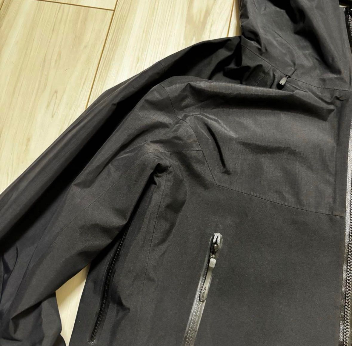 美品アークテリクスベータSLハイブリッドメンズXS 黒ゴアテックス