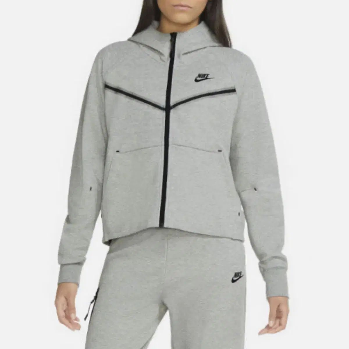 ナイキ レディース テックパック セット 価格 着用画像あり