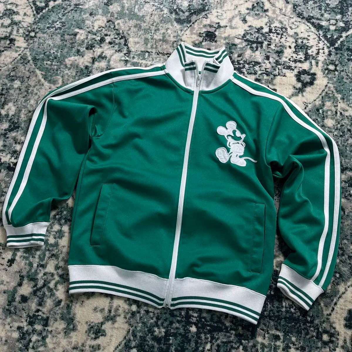 ミッキーマウス×Originals モノグラム刺繍ファイヤーバードトラック