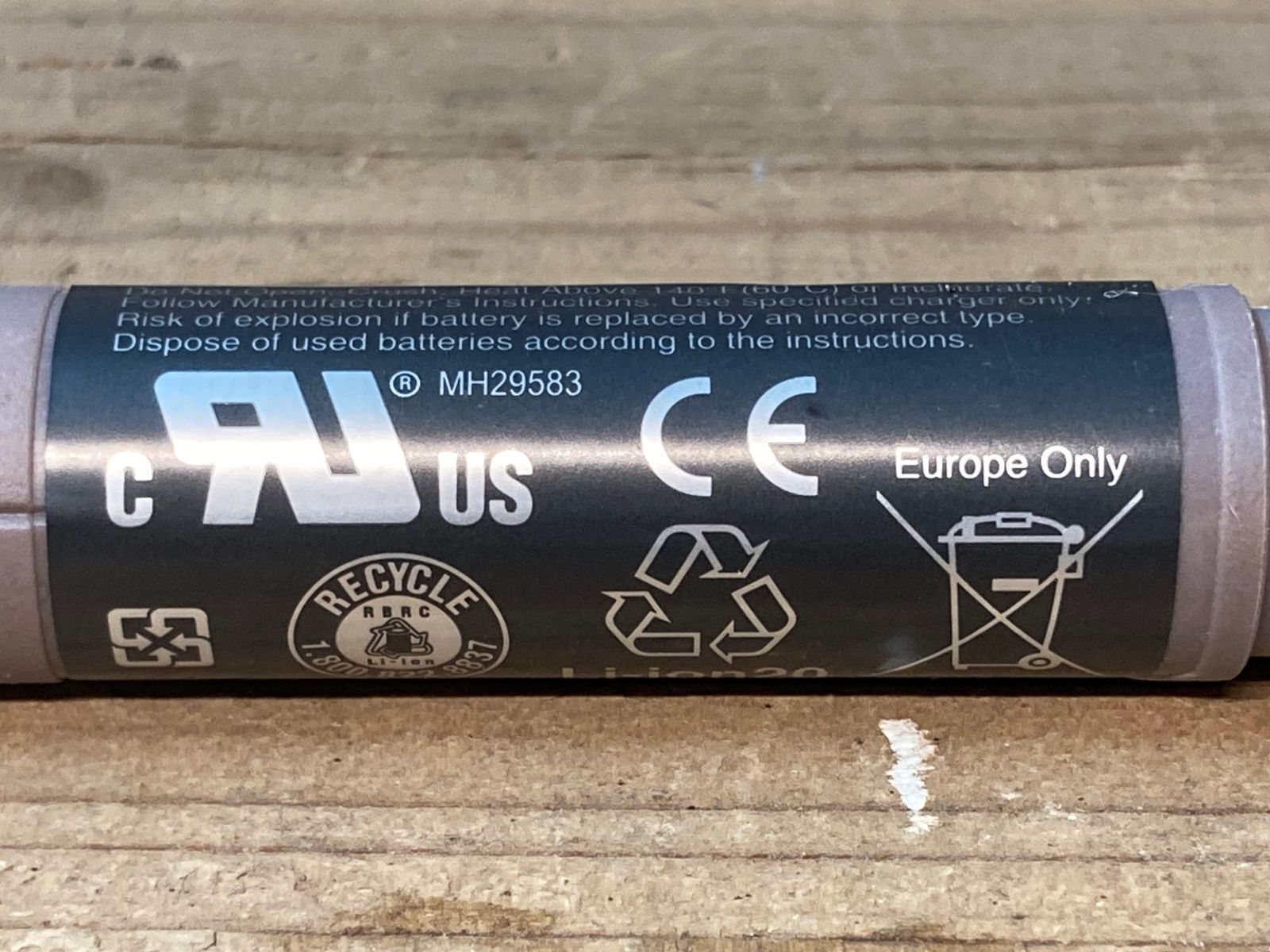 IO062 シマノ SHIMANO BT-DN110-A ビルトインバッテリー Di2 電動 動作