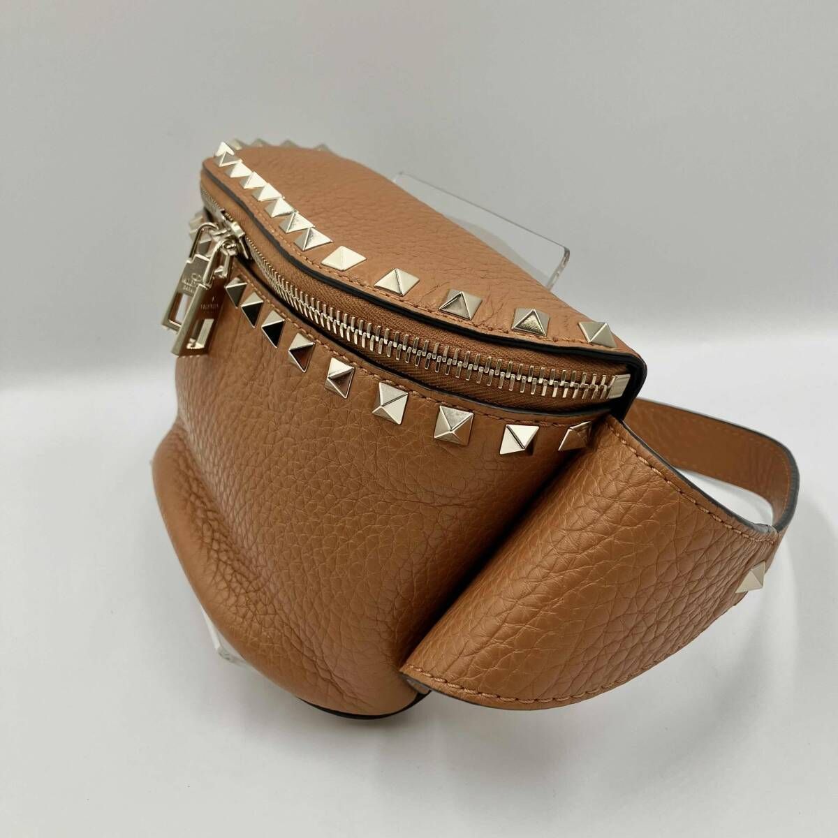 ヴァレンティノ スタッズ ウエストポーチ 美品】VALENTINO GARAVANI ヴァレンティノガラヴァーニ ロック