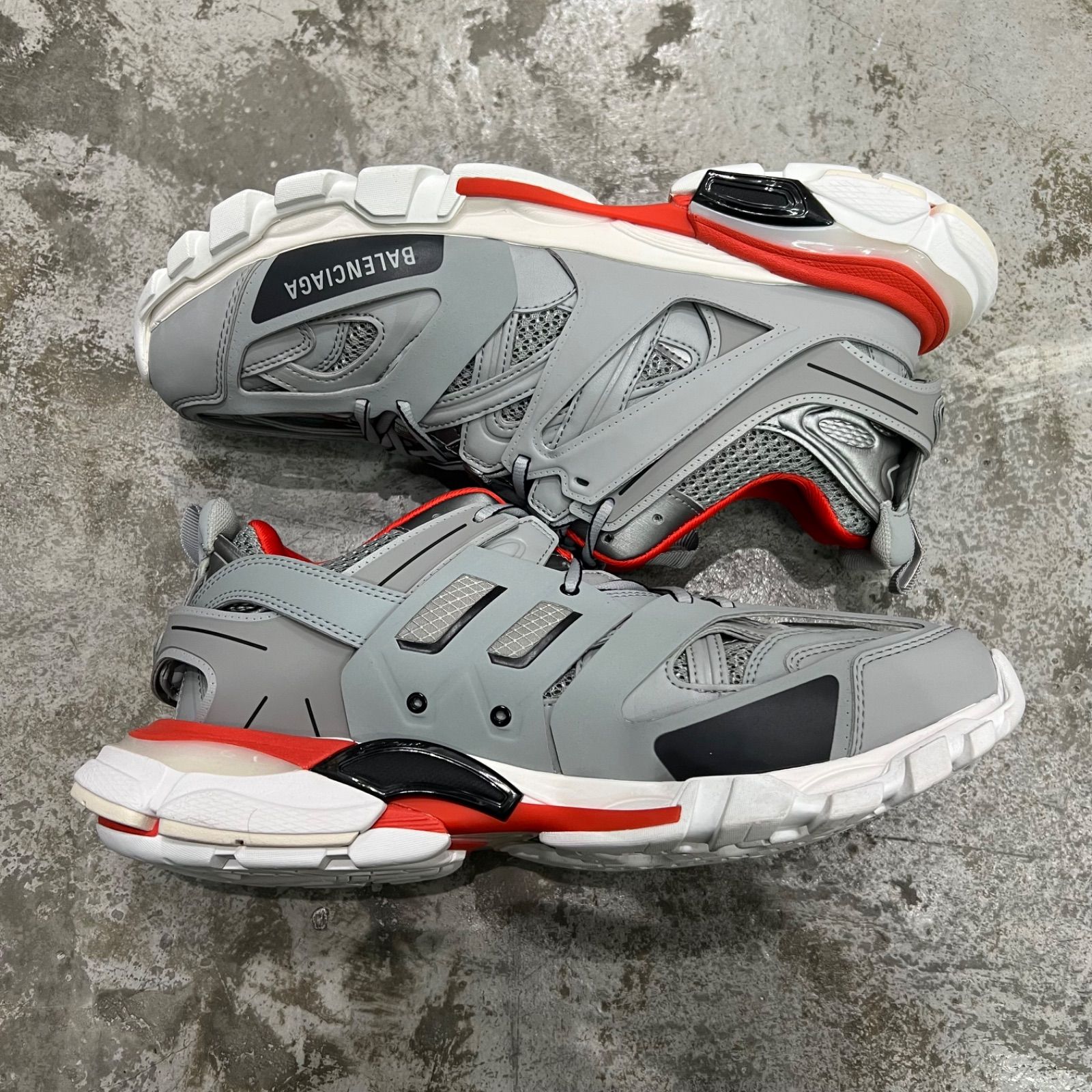 バレンシアガ トラックLEDトレーナー BALENCIAGA 銀座店 バレンシアガ