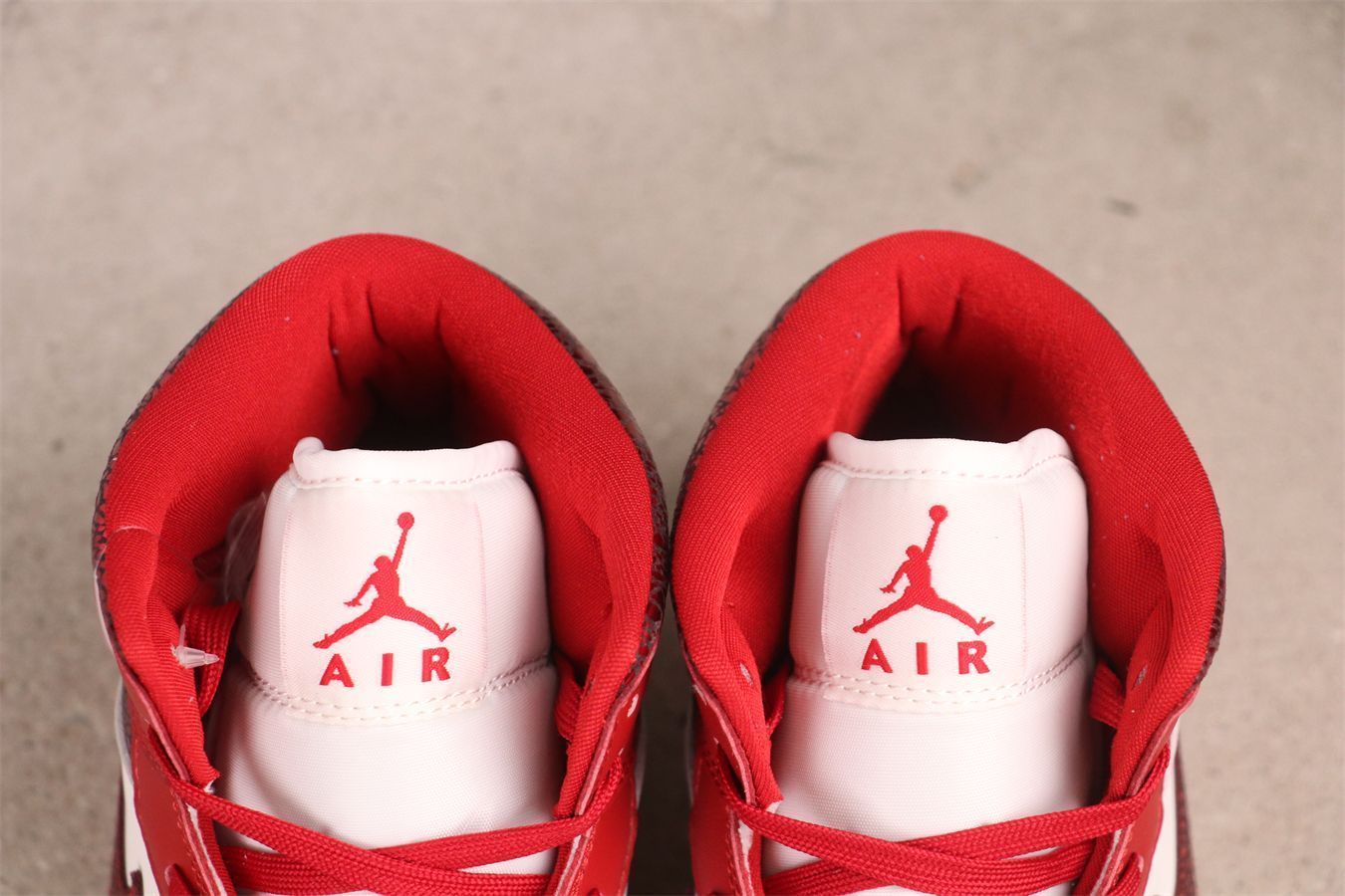 今日特価】エア ジョーダン（Air Jordan） AJ1 HJ9337 - 106