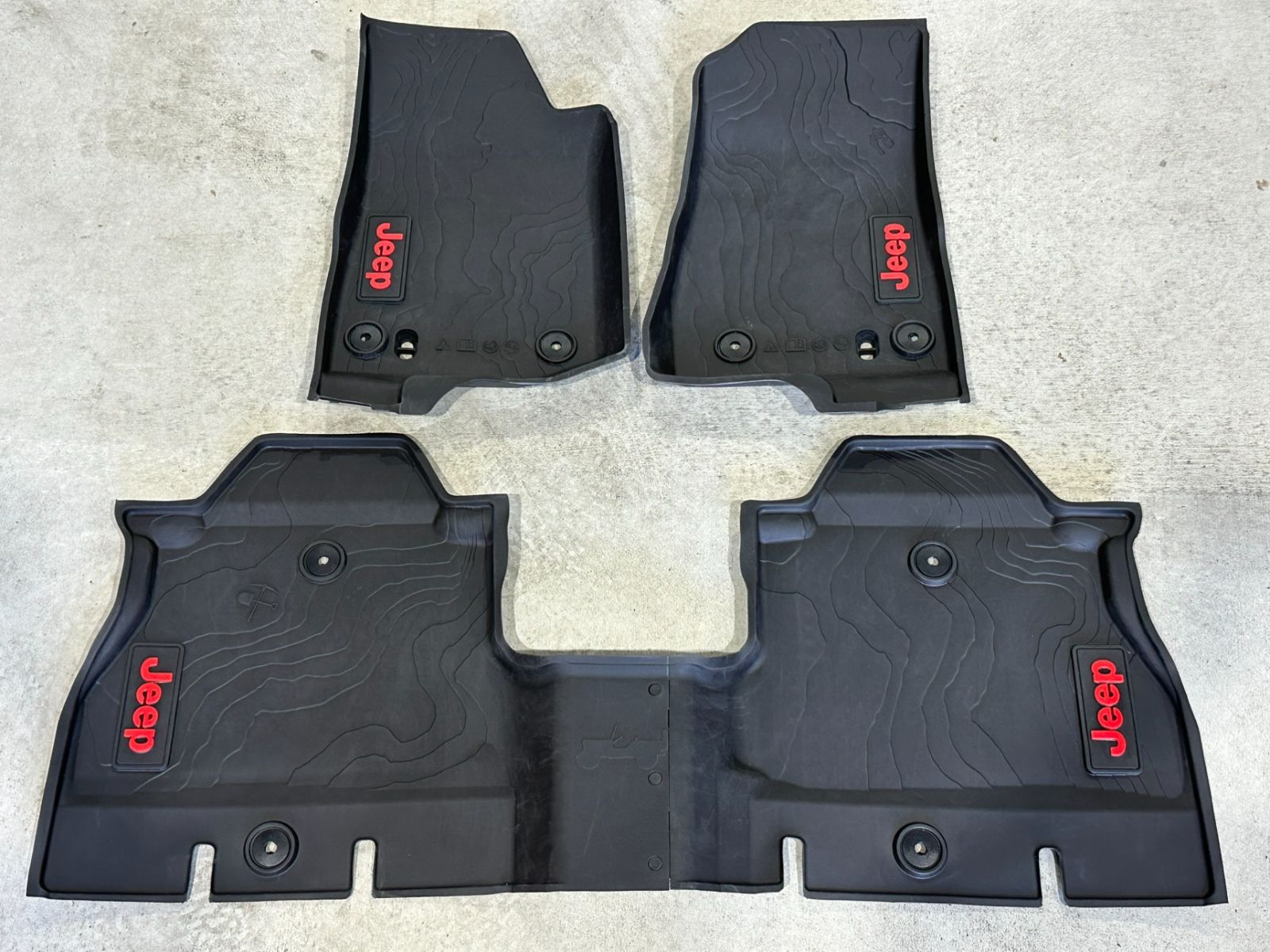 クライスラー JEEP ジープ 純正品 OEM ラングラー アンリミテッド JL 18年～ オールウェザー フロアマット 4枚セット 82215203AE ラバータイプ 品 ⑱