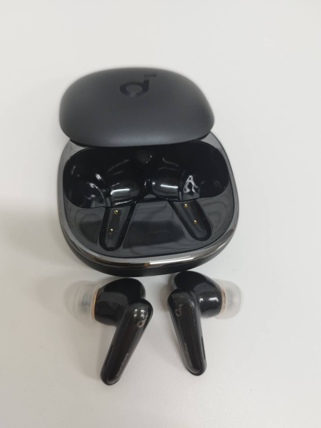 新品未使用❗️Bose SoundSport Freeワイヤレスイヤホン ネイビー BOSE SoundSport Free ワイヤレスイヤホン/ネイビー レビュー