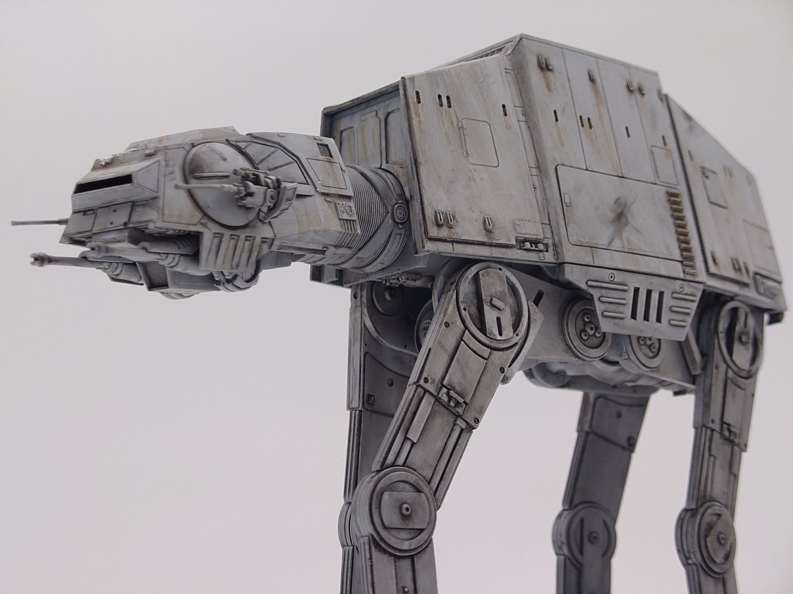 スターウォーズ AT-AT プラモデル 塗装完成品 バンダイ 1/144 検 模型