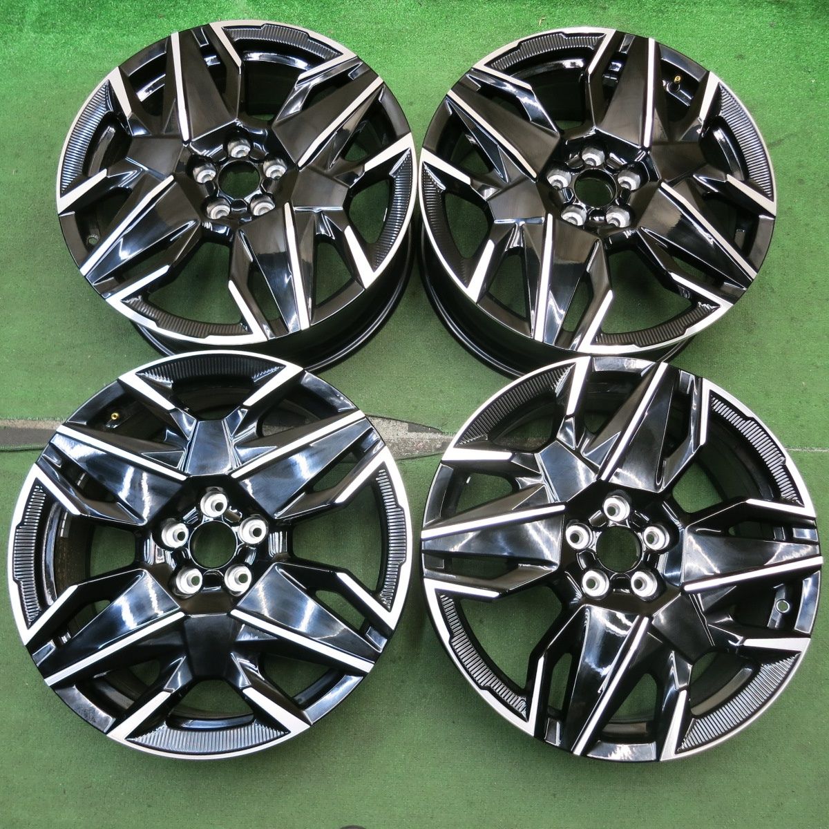 新車外し プジョー 3008 純正 ホイール 19インチ 7.5J×19 PCD108 5H 5092506HAホ