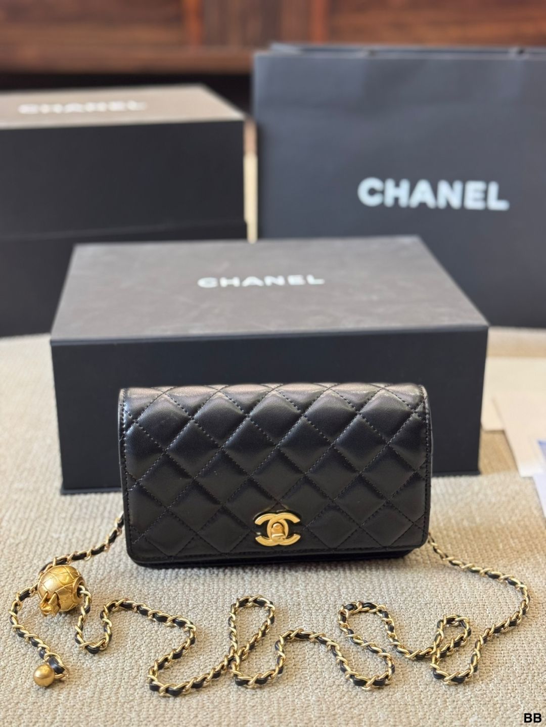 【最終値下げ】CHANEL　手袋 ラブブーとシャネル25について！ 22と比べた25についての考え