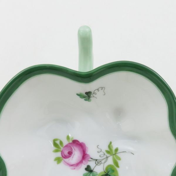 ヘレンド　薔薇の小物入れ ヘレンド 脚付きボンボン入れ(S) 手描き 置物 ウィーンの薔薇