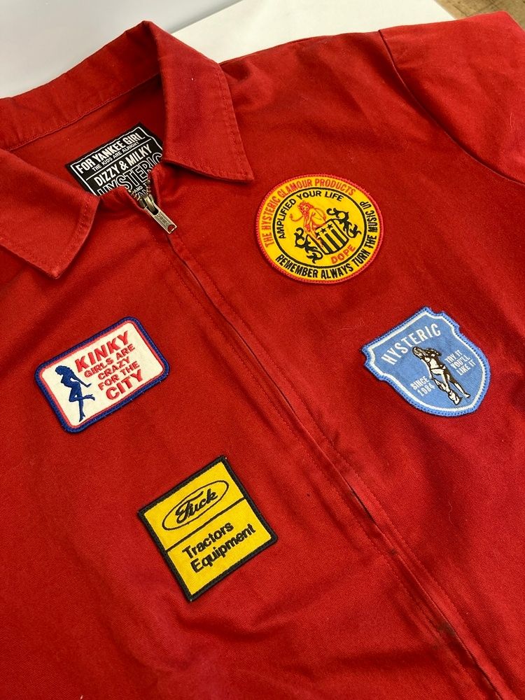 Hysteric Glamour パッチ付きブルゾン HYSTERIC GLAMOUR（ヒステリックグラマー）の「PATCH CUSTOM