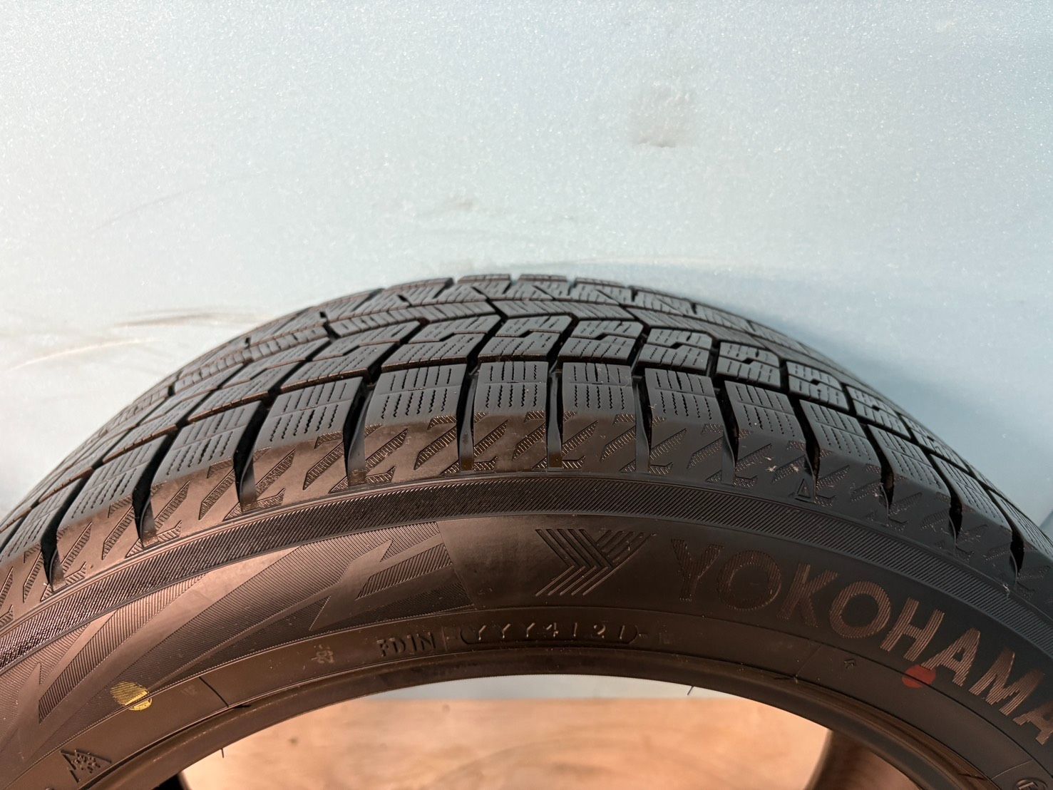 送料無料！ 225|50|R18 iG70 YOKOHAMA ice GUARDiG70 １８インチ ２本 修復歴有 R18No4