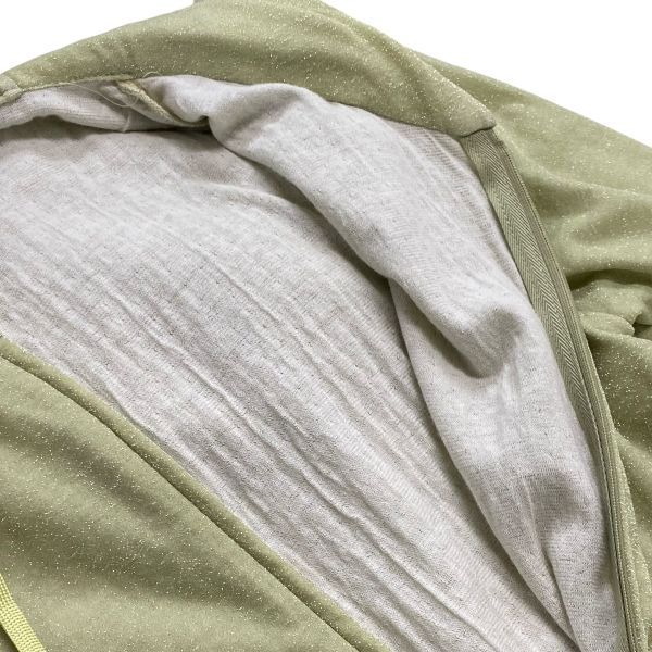 ライムグリーン