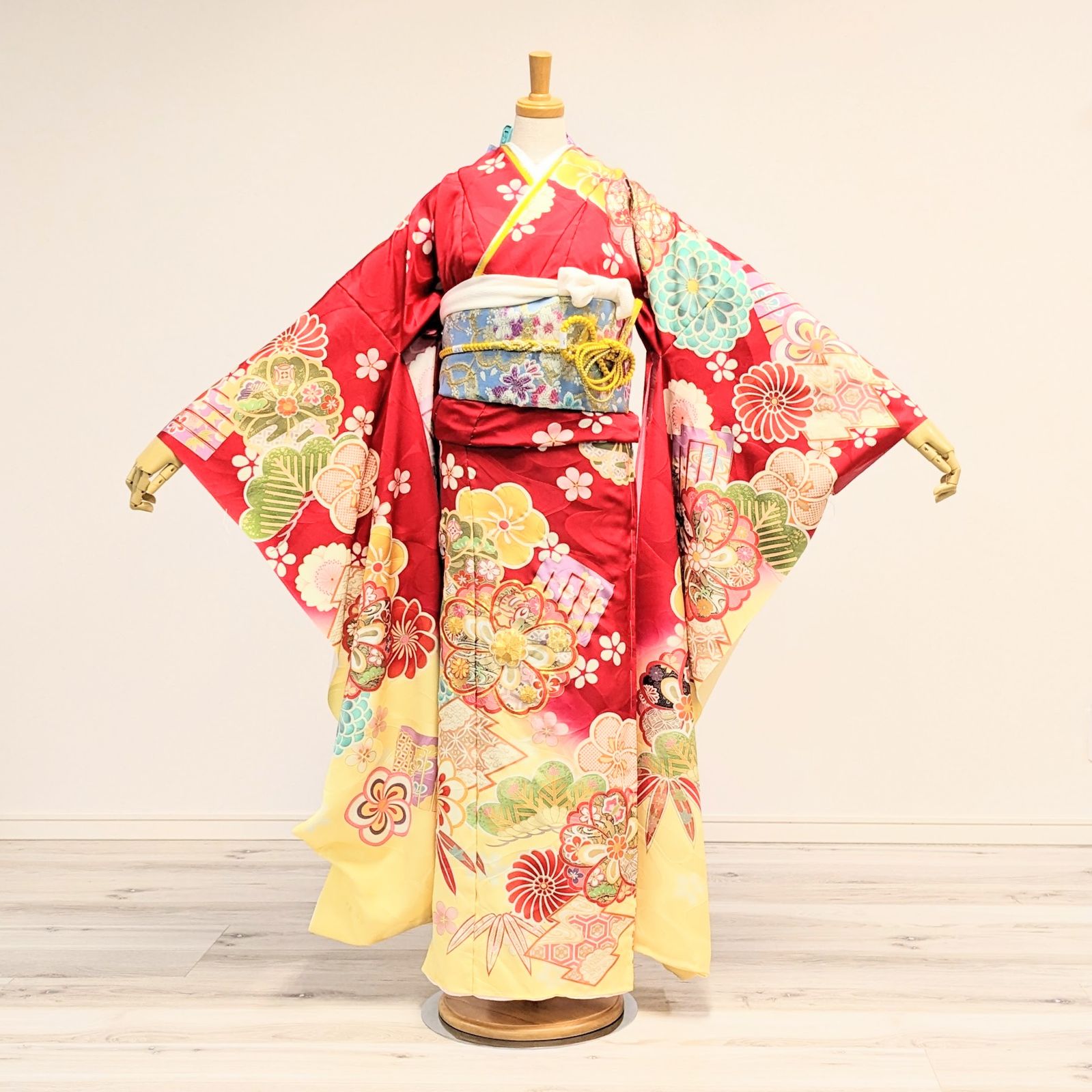 【新品・フルセット】振袖 未使用 仮絵羽 赤 クリーム 桜 成人式 F16 新品・フルセット】振袖 未使用 仮絵羽 赤 クリーム 桜 成人式 F16