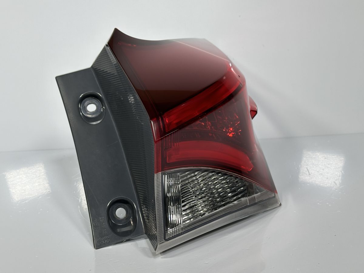 右テールランプ
