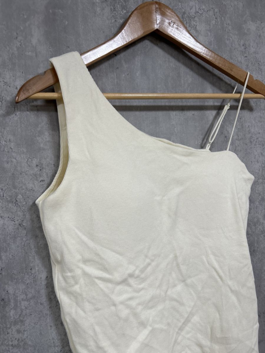 LEPSIM 刺繍ベストWHITE 白 レース 完売 ローリーズファーム 美品 LEPSIM レースベスト 新品タグ付き｜Yahoo!フリマ（旧PayPayフリマ）