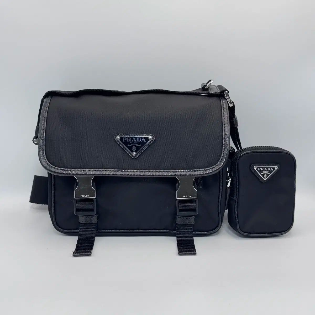 PRADA プラダ Re-Nylon メッセンジャーバッグ ショルダーバッグ 2VD034