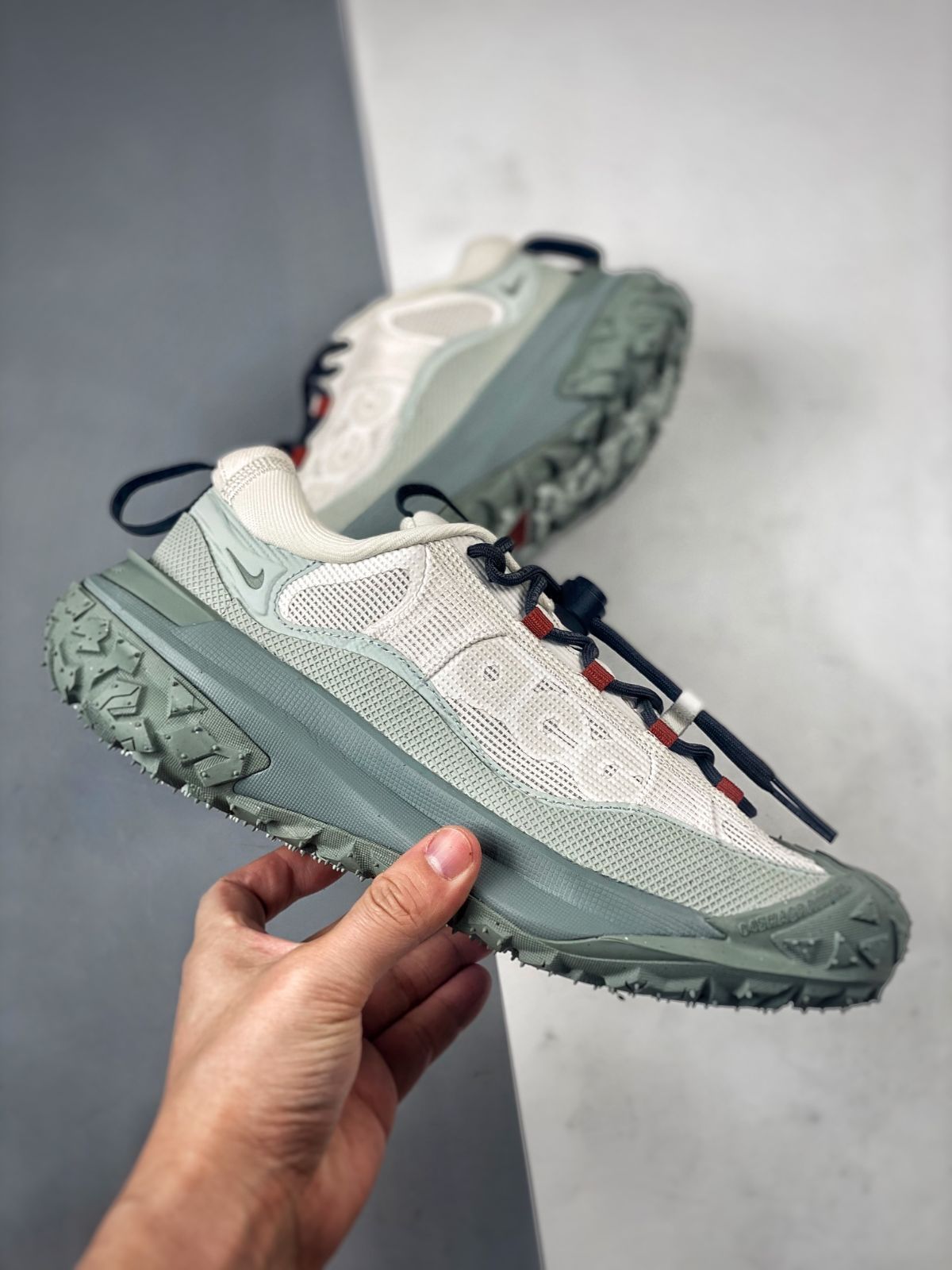 NIKE ACG マウンテンフライ 2 LOW GORE-TEX