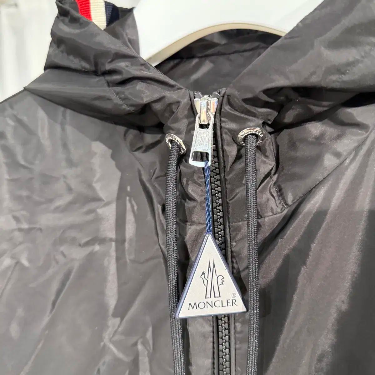 2 サイズ 25 年間 MONCLER モンクレール Greenpurs ウインドブレーカー 黒 DECORATOM_COM_BR