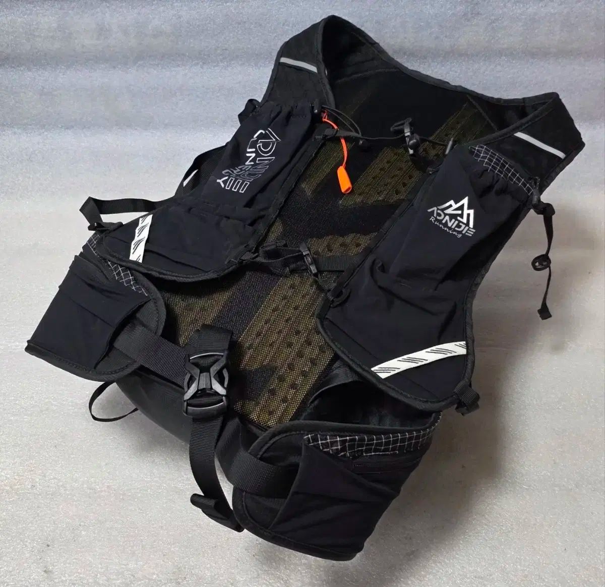 ランニングバックパック スモールトレイルバックパック