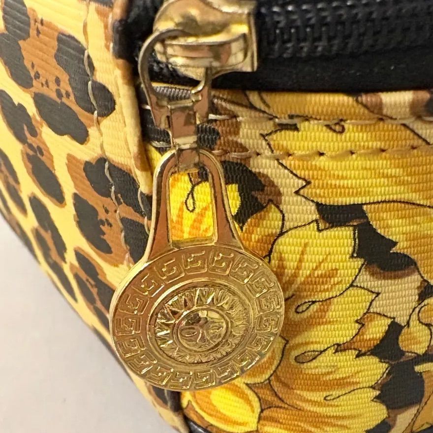 GIANNI VERSACE バニティバッグ サンバースト バニティポーチ ヴェルサーチ ミニバニティポーチ サンバースト【Gianni Versace