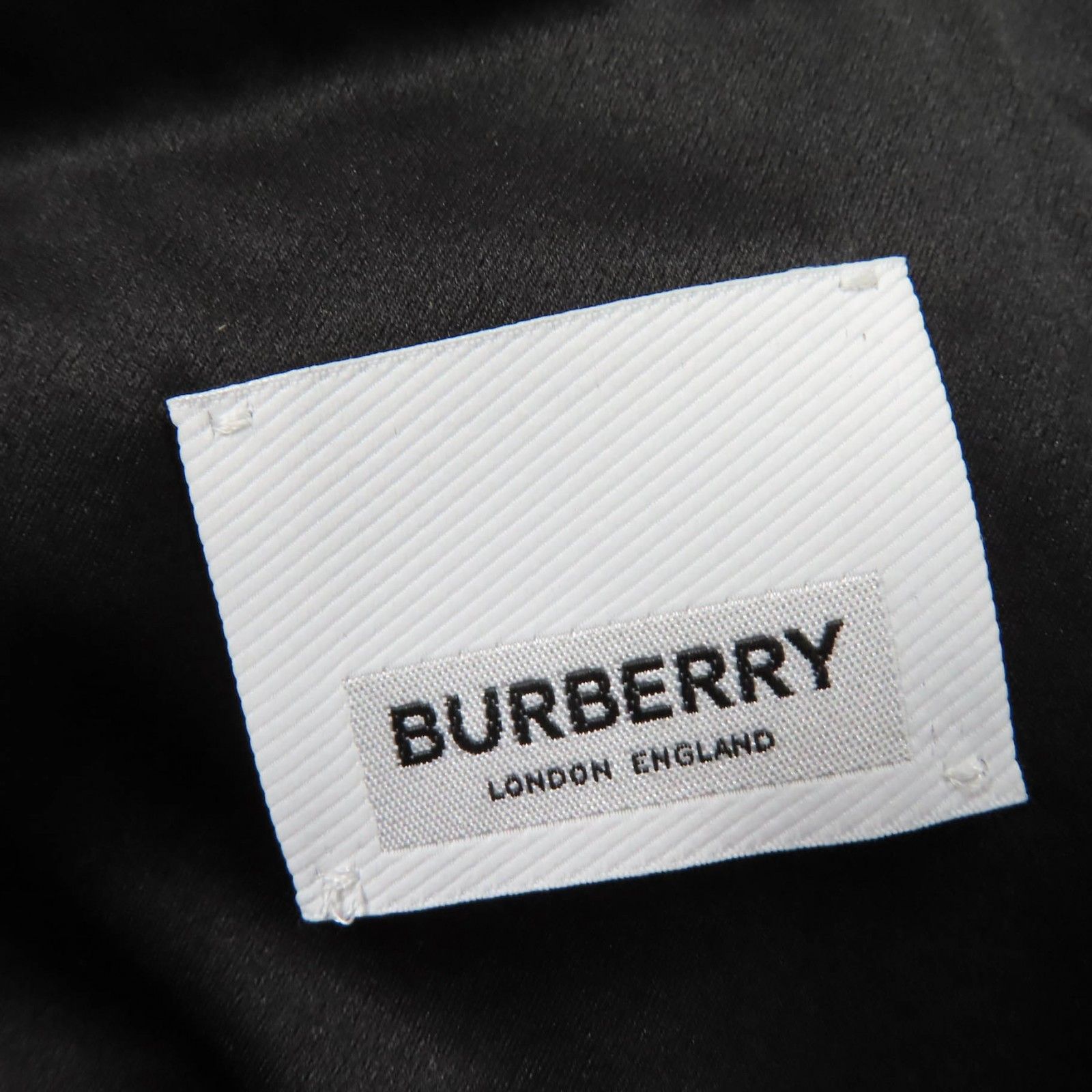 未使用品☆BURBERRY バーバリー バージンウール100％ 裏地シルク  