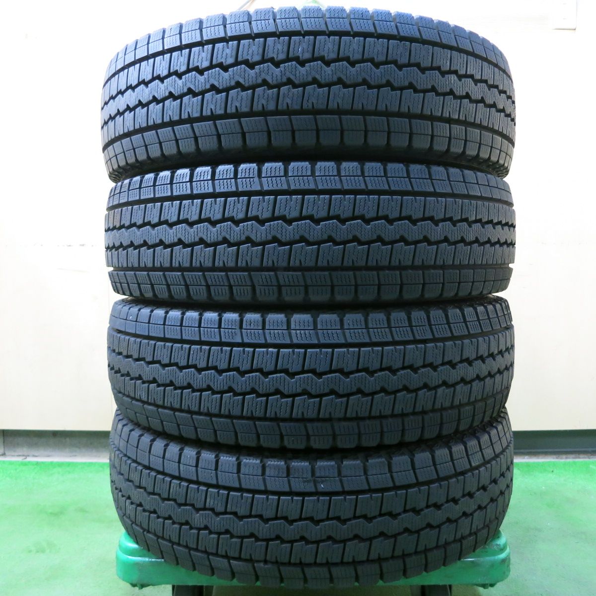 20年195/80r15ウインターマックス