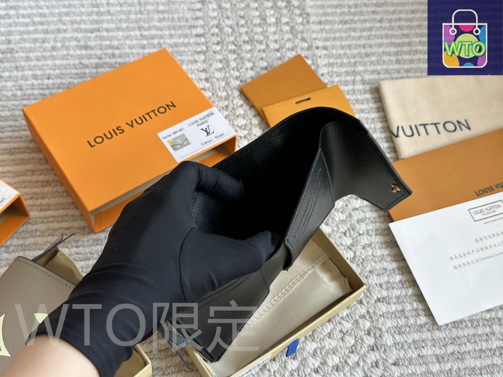 現行品新品未使用　ルイヴィトン　モノグラムクラシック8㎝ LOUIS VUITTON(ルイヴィトン) モノグラムスニーカーVL1214
