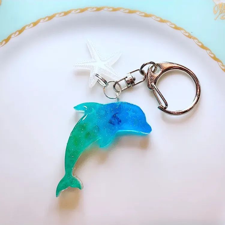 イルカ キーホルダー ストラップ レジン #4 - メルカリ