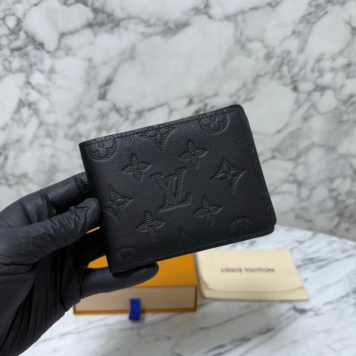 Louis Vuitton ルイヴィトン エクリプス シャドー ミュルティプリ ウォレット 二つ折り財布