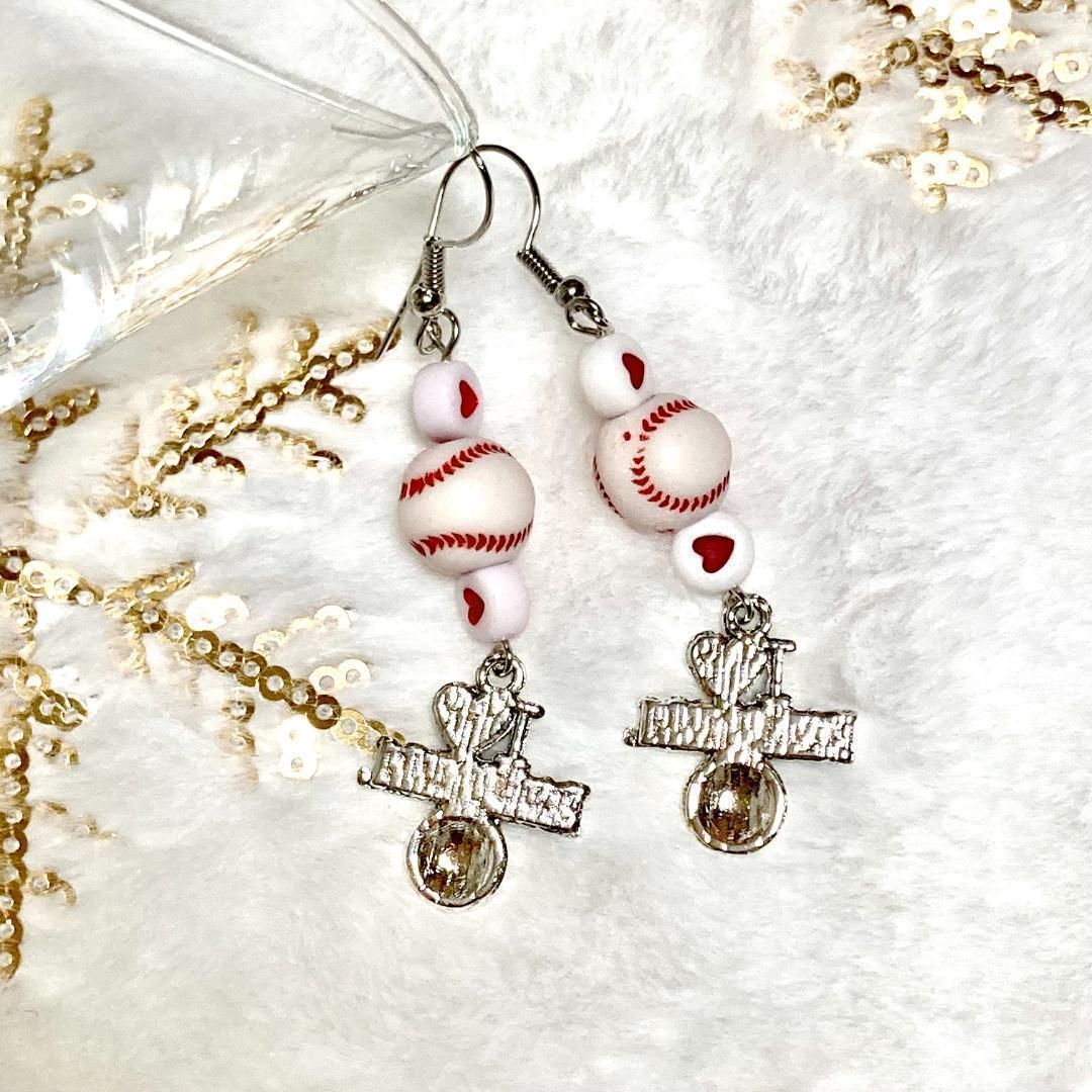 ピアス 赤 野球 部活 ビジュー 応援 甲子園 ハート チャーム ボール