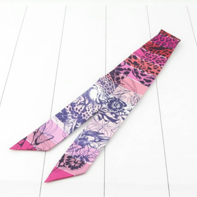 エルメス スカーフ ツイリー SILK JUNGLE ロゴ 色 PINK