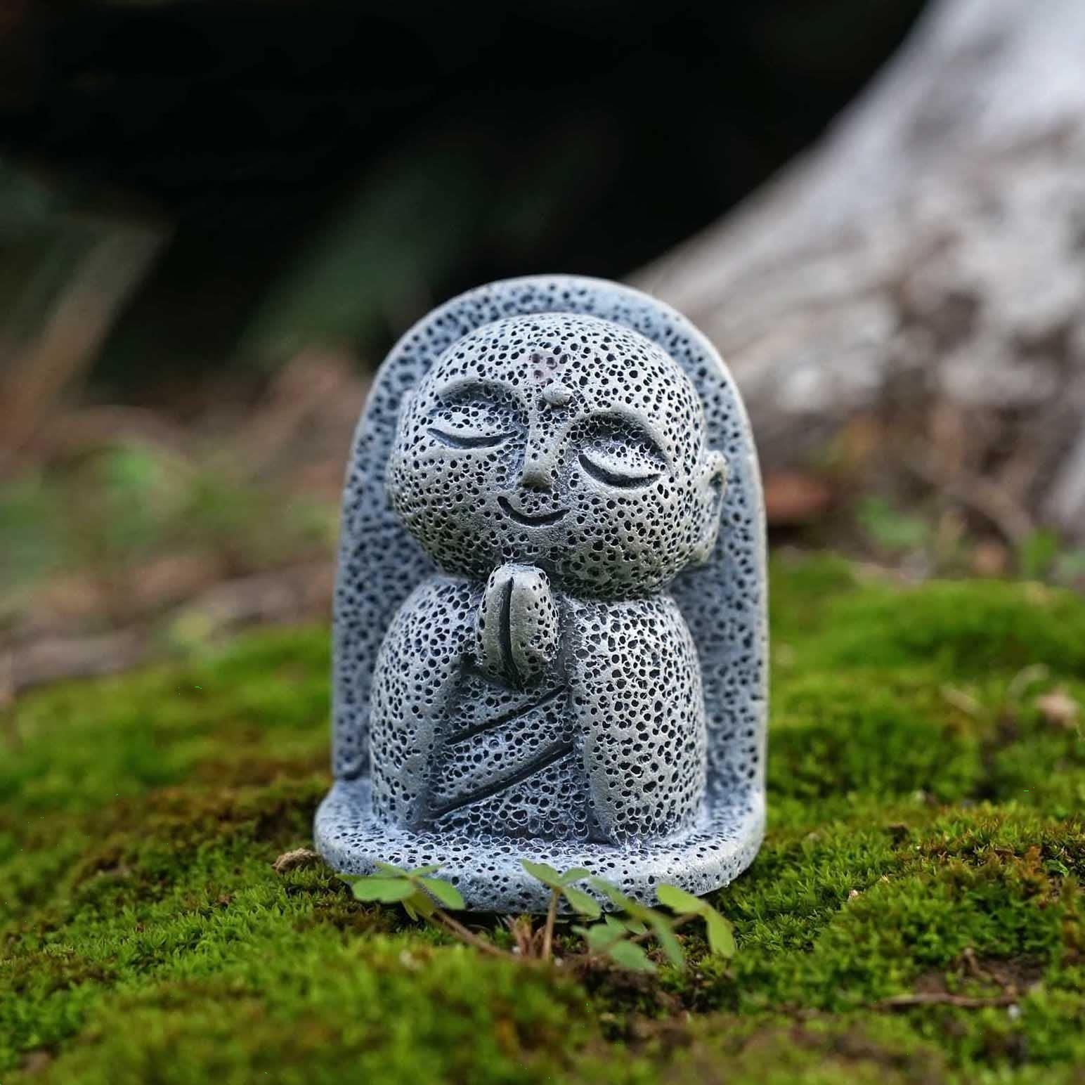 御影石の可愛らしいお地蔵様 Amazon.co.jp: 癒しのお地蔵さん 置物 みかげ石 かわいい 御影石