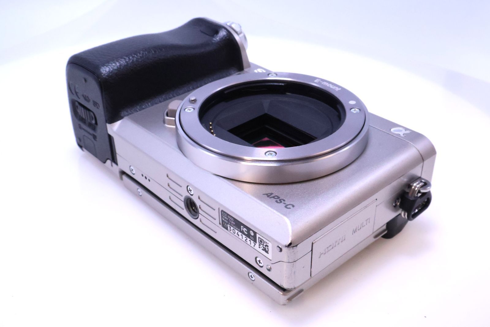 良品】SONY α6000 ボディ シルバー ILCE-6000 S ミラーレス一眼 中古