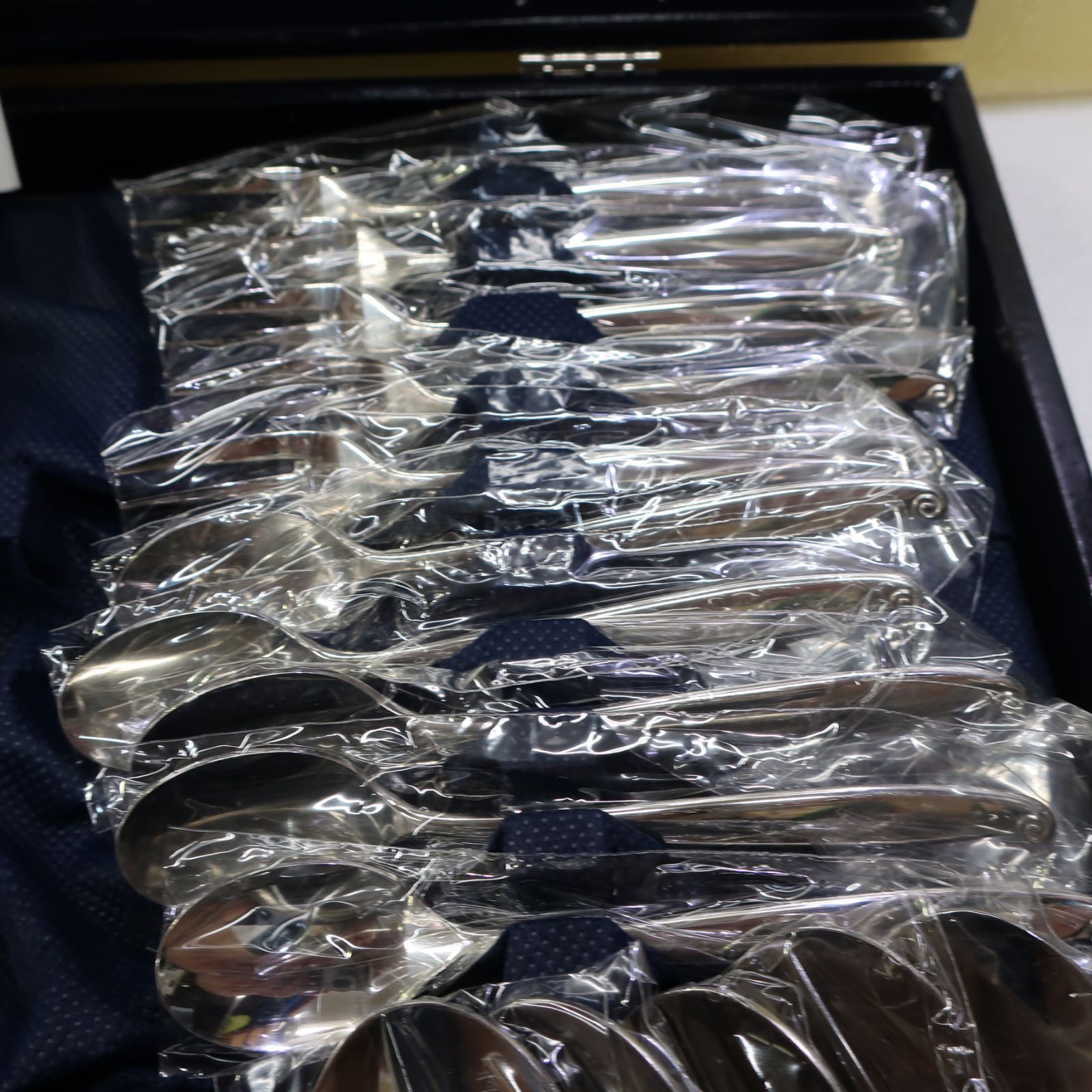 カトラリー　43本　ELLE PARIS cutlery Collection Authentic ELLE Paris Cutlery Set