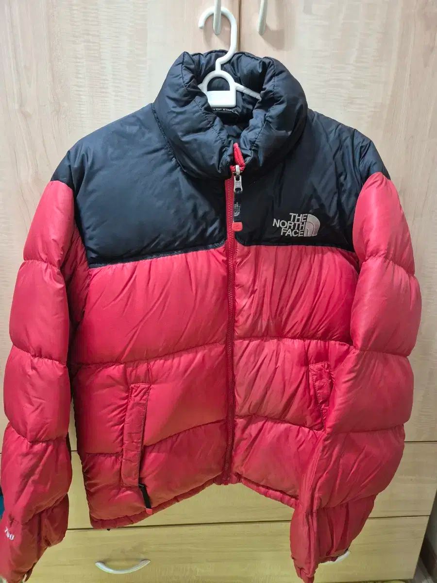 【雷市場（ポンジャン）商品韓国直送】 THE NORTH FACE(ザノースフェイス) Nuptse(ヌプシ) レッド 90