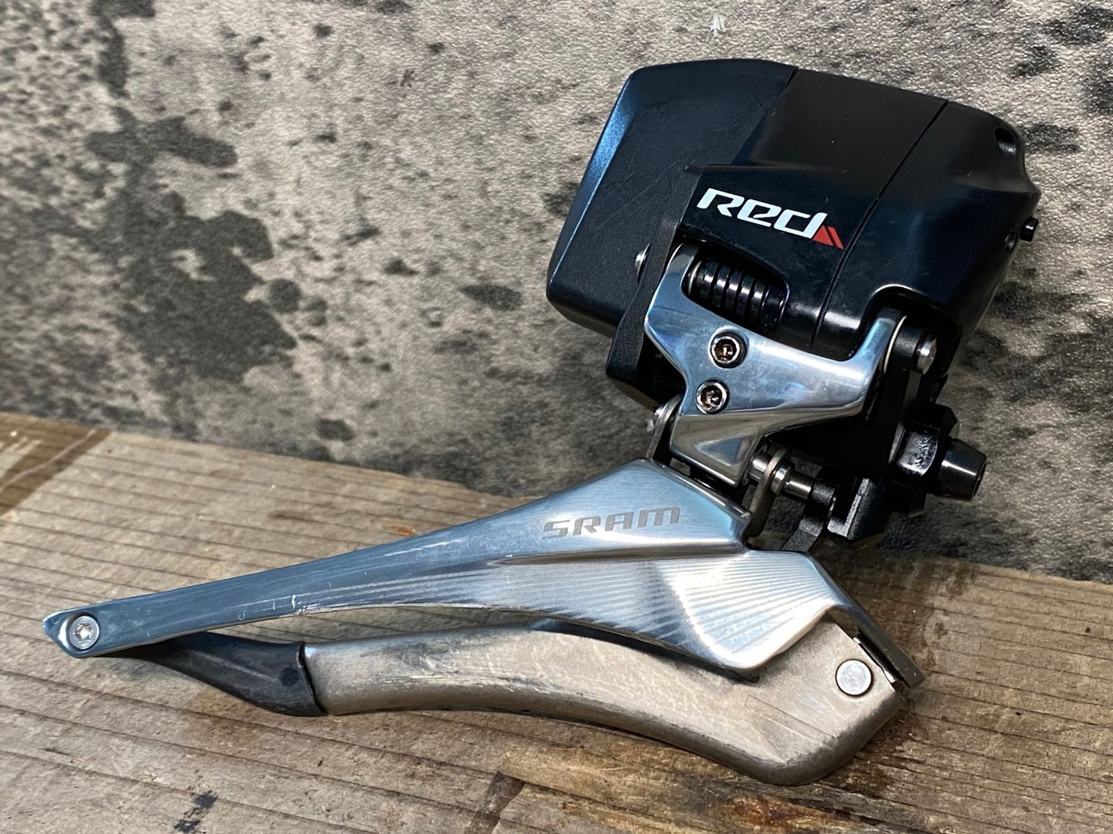 JB570 スラム SRAM レッド Red eTap 直付 フロントディレイラー