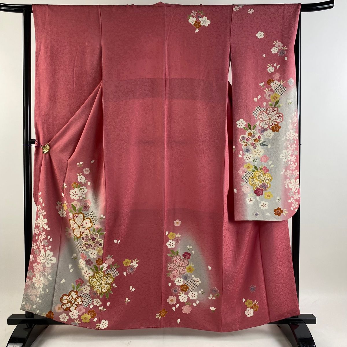 振袖 身丈159.5cm 裄丈63cm S 袷 桜 花びら 金糸 金彩 ピンク 正絹 名品 【中古】 - メルカリ